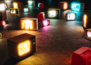 Se imponen medidas restrictivas contra la entidad Voz de Europa y dos individuos por manipulación en el conflicto Rusia-Ucrania