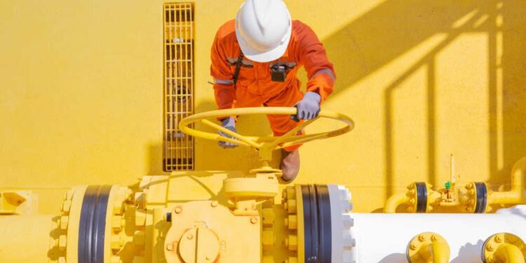 La demanda de gas natural cae un 7,4% hasta los 12,72 TJ en 2023