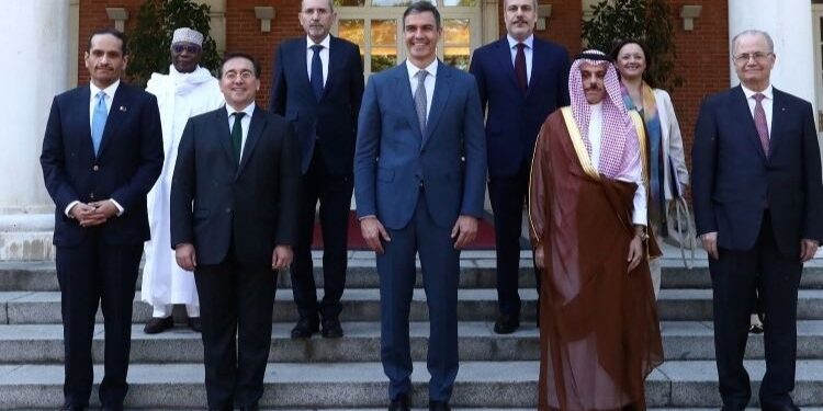 España insta a los países árabes a normalizar relaciones con Israel tras su reconocimiento de Palestina