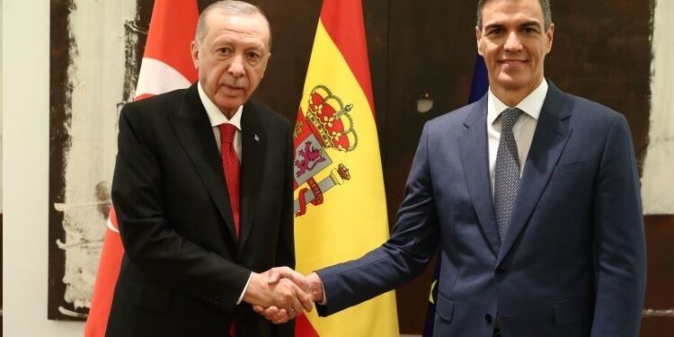 Sánchez expresa a Erdogan el apoyo de España al acercamiento constructivo entre Turquía y la UE