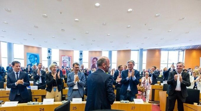 Manfred Weber es reelegido presidente del Partido Popular Europeo