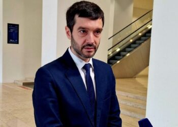 Pablo Bustinduy: Debemos encontrar una solución alternativa a la vuelta a las políticas de austeridad