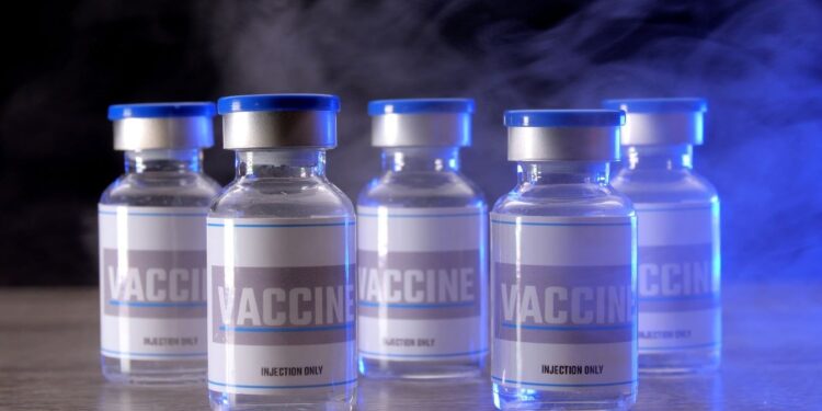 El Equipo Europa anuncia más de 750 millones de euros para el acelerador de producción de vacunas en África