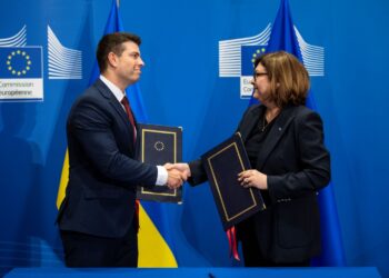 La UE y Ucrania actualizan y amplían el Acuerdo sobre transporte por carretera