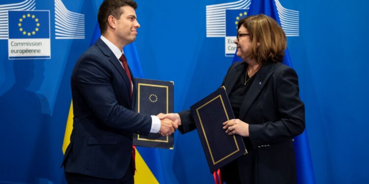 La UE y Ucrania actualizan y amplían el Acuerdo sobre transporte por carretera