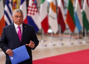 Meloni pide a Orbán que rechace invasión rusa en Ucrania para integrar a Fidesz en ECR