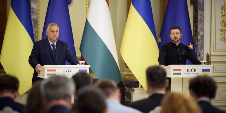 Orbán pide a Zelenski considerar un alto el fuego temporal
