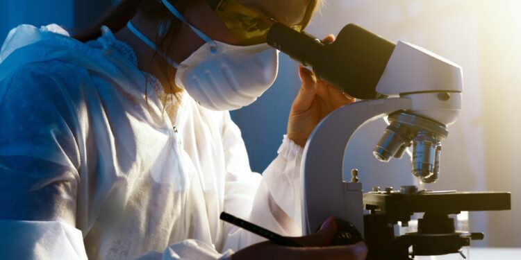 Las mujeres representan el 52% del empleo en ciencia y tecnología