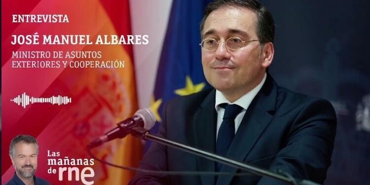 Albares asegura que Orbán vuela por libre y en su reunión con Putin no representa a Europa