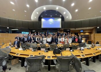 Patriotas por Europa se constituye como el tercer grupo más grande del Parlamento Europeo