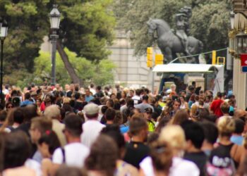 La población de la UE alcanza los 449 millones de personas en 2024