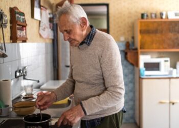 En 2023, el 9,5% de la población de la UE no podía permitirse una comida equilibrada