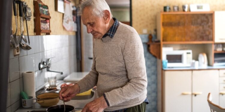 En 2023, el 9,5% de la población de la UE no podía permitirse una comida equilibrada