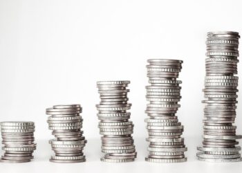 En mayo de 2024, el superávit en el comercio de bienes de la zona euro fue de 13,9 millones de euros