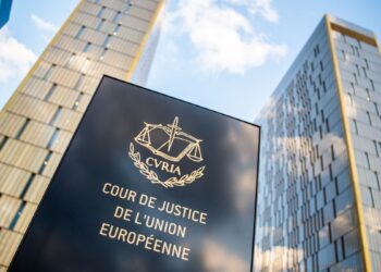 Bruselas estudiará sentencias del Tribunal General sobre contratos de vacunas