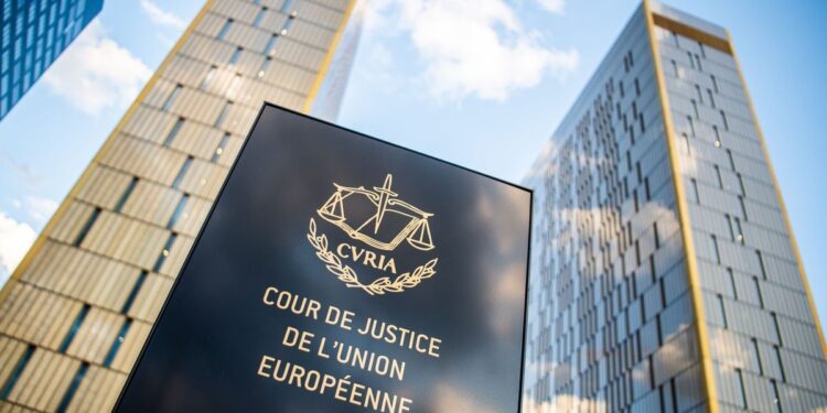 Bruselas estudiará sentencias del Tribunal General sobre contratos de vacunas