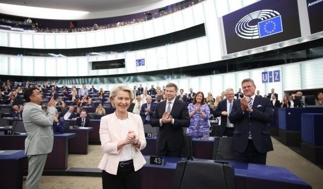 Von der Leyen logra ser reelegida con mayor apoyo de la Eurocámara que en 2019