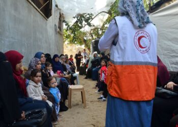 La primera operación de evacuación médica de la UE en Palestina traslada a niños de Egipto a España