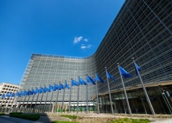 Bruselas inicia acciones legales contra varios Estados miembros por incumplimiento de normativas comunitarias