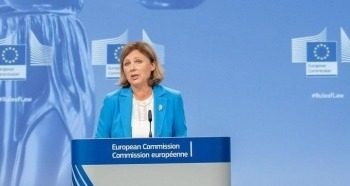 360 grados: Bruselas reprende a Italia, Hungría y Eslovaquia sobre el Estado de Derecho