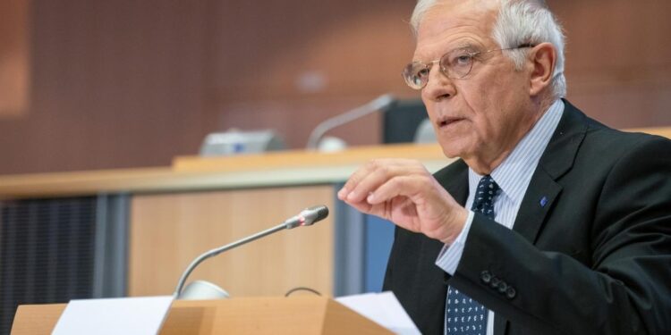 Borrell afirma que se debe asegurar la «total transparencia» de las elecciones en Venezuela