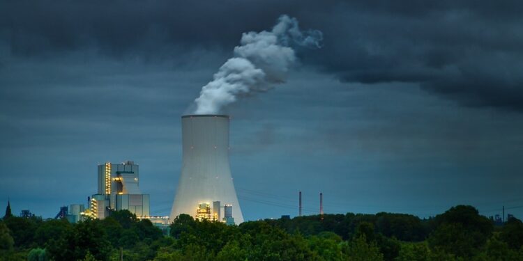 Se anuncian medidas para reducir la contaminación en las industrias y en la cría de ganado