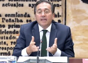 Albares pide unidad en el Senado para avanzar en una «solución negociada» en Venezuela