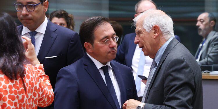 Albares pidió a la UE no reconocer a Maduro, por ausencia de actas, y abogó por una salida pacífica entre venezolanos