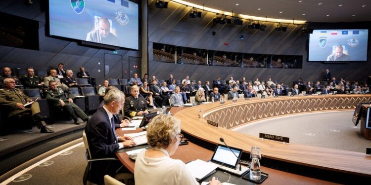 Stoltenberg insiste en que Ucrania necesita “mayor suministro y más apoyo” de la OTAN