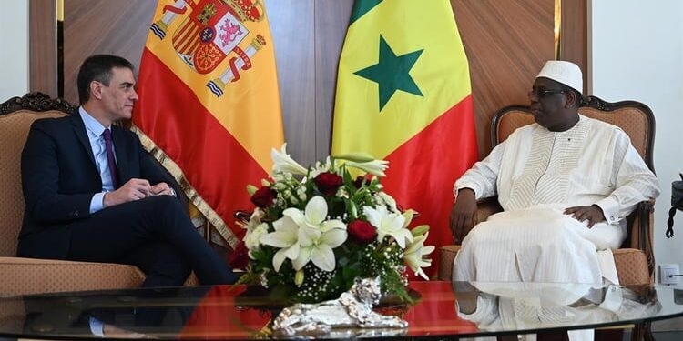 Sánchez comienza una gira por África en plena crisis migratoria