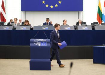 Eurodiputados cuestionan a Orbán por visados a rusos, mientras Hungría habla de hipocresía de la UE