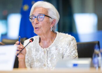 Lagarde prevé un repunte de la inflación a finales de 2024, pero confía en alcanzar el objetivo del 2% a medio plazo