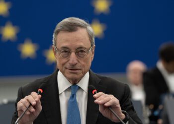 Draghi a los eurodiputados: “Europa se enfrenta a una elección entre la salida, la parálisis o la integración”