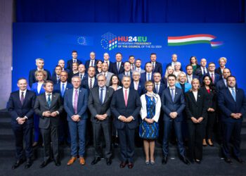 Los ministros de Transporte de la UE abordan estrategias para revitalizar el sector ferroviario en Budapest
