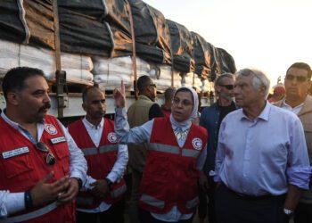 Borrell en la frontera con Gaza: lo que sucede al otro lado es una tragedia provocada por el hombre