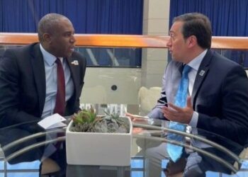 Albares viaja el lunes a Londres para retomar con Lammy las negociaciones sobre Gibraltar