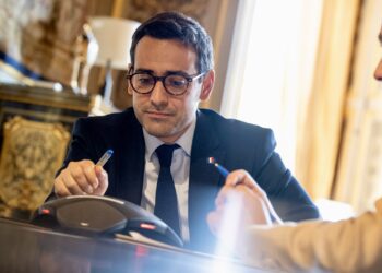 Francia nomina a Stéphane Séjourné para sustituir a Breton como comisario europeo