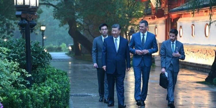 Sánchez defiende el porcino español en Pekín y rechaza una guerra comercial entre UE y China