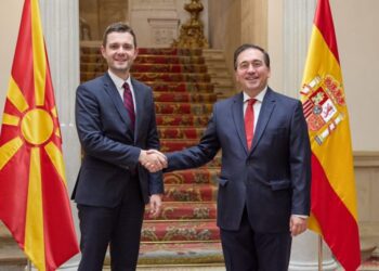 Albares reitera a su homólogo macedonio el apoyo de España a la adhesión de su país a la UE