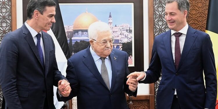 Mahmud Abás inicia su primera visita a España desde el reconocimiento de Palestina
