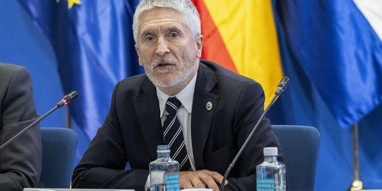 Grande-Marlaska califica de “decepcionante” la labor de Frontex para controlar las migraciones a Canarias