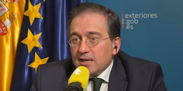 Albares dice que está “dispuesto” a llegar al TJUE para oficializar el catalán, euskera y gallego en Europa