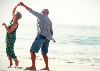 El promedio de número de años vida saludable en la UE fue de 62,6 años en 2022