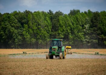 El Parlamento rechazó hoy dos decisiones de la Comisión sobre pesticidas