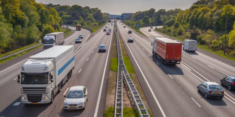 El Tribunal General establece el marco jurídico para aplicar el funcionamiento de las redes de transporte de electricidad