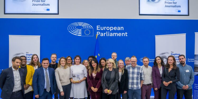 La investigación ‘Lost in Europe’ sobre la desaparición de niños migrantes no acompañados gana el Premio de Periodismo Daphne Caruana Galizia