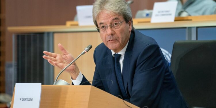 Bruselas urge a España a presentar el plan presupuestario «lo antes posible»