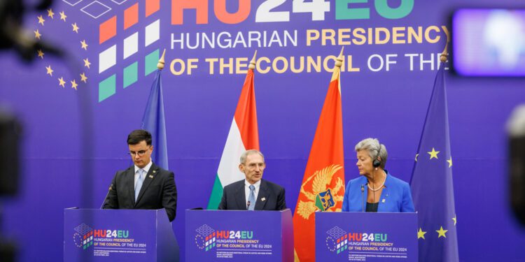 La UE y los Balcanes Occidentales reiteran su compromiso de reforzar la protección de las fronteras y luchar contra el tráfico ilícito de migrantes