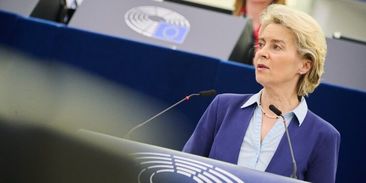 Los eurodiputados piden reglas más duras contra los residuos