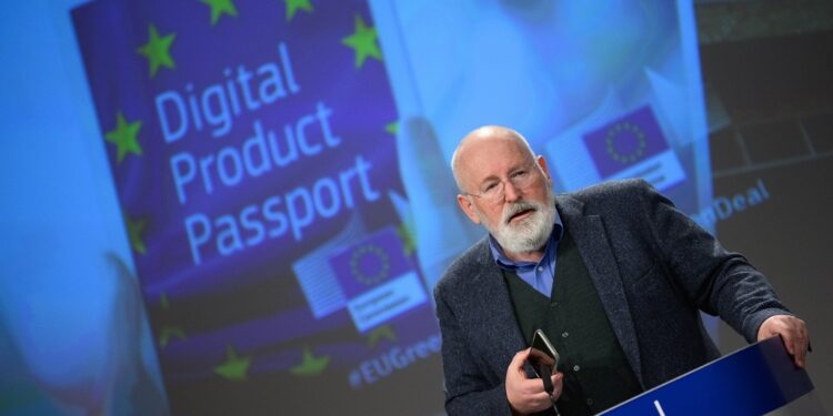 Timmermans viaja a Colombia para preparar la COP28